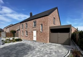 carport_aluminium_ferme_avec_un_portail_aluminium_modele_lemm_0.jpeg