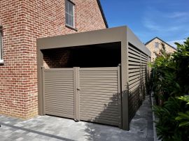 carport_aluminium_ferme_avec_un_portail_aluminium_modele_lemm_2.jpeg