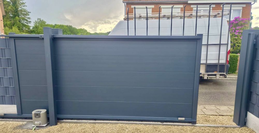 portail-coulissant-karantan-anthracite-1.jpg