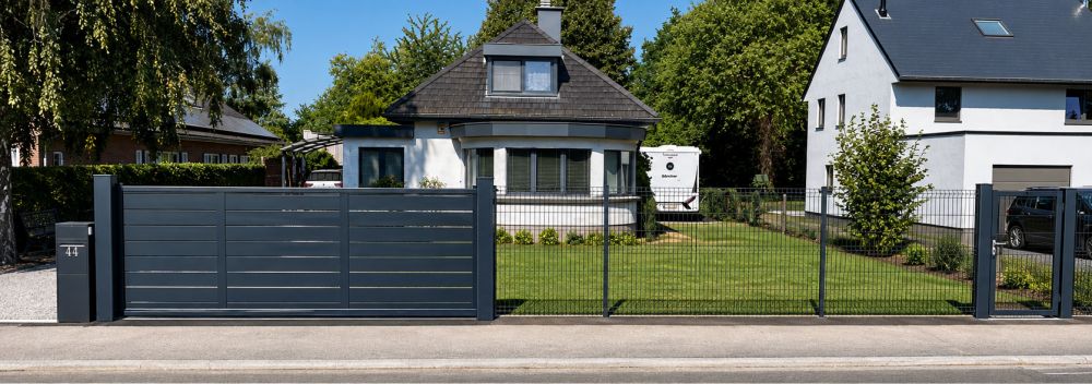 portail-coulissant-maez-anthracite-1.jpg