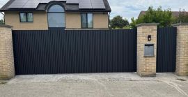 portail-coulissant-motorise-portillon-sianna-perwez.jpg